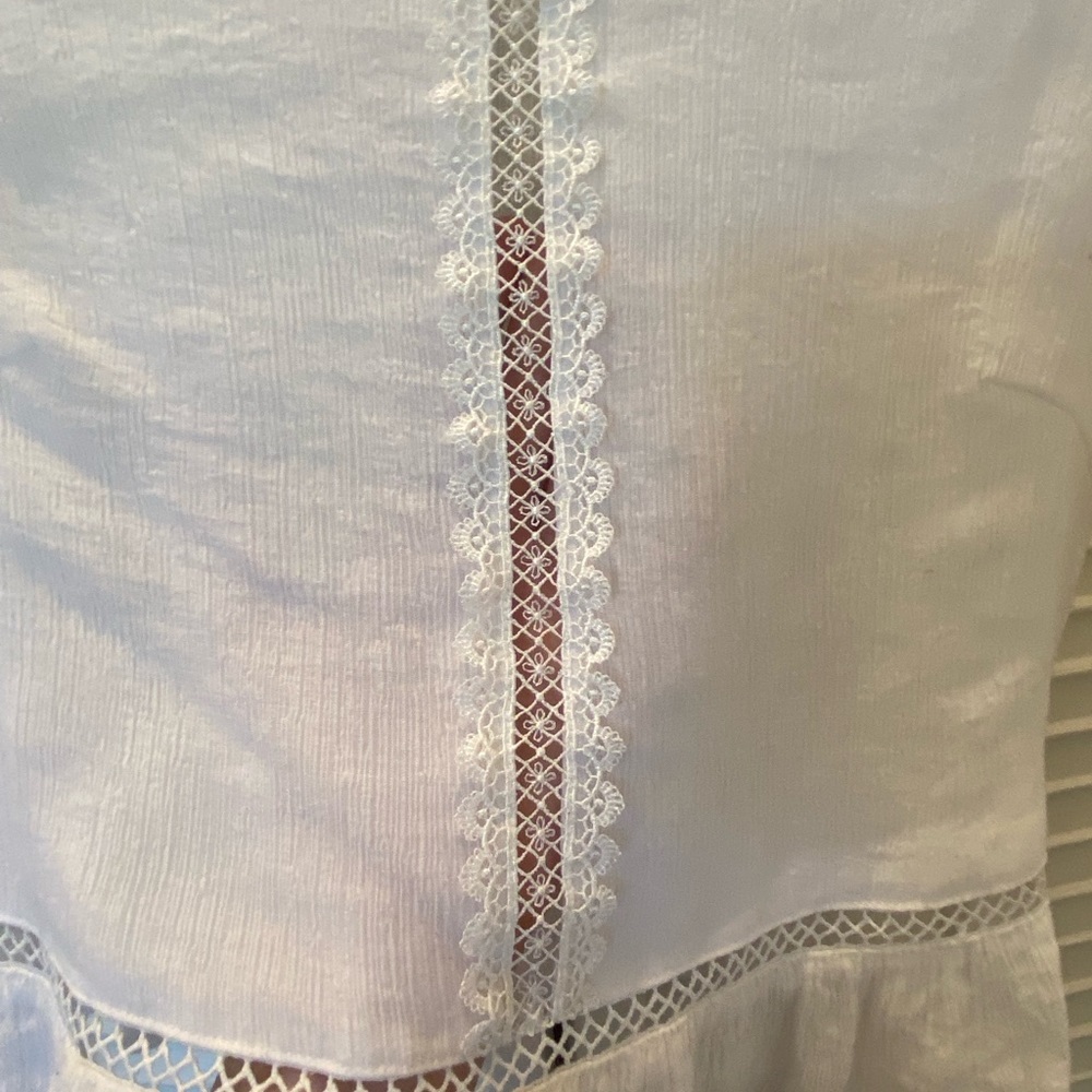 Urban Outfitters White Lace Top Size XS - Picture 3 of 13